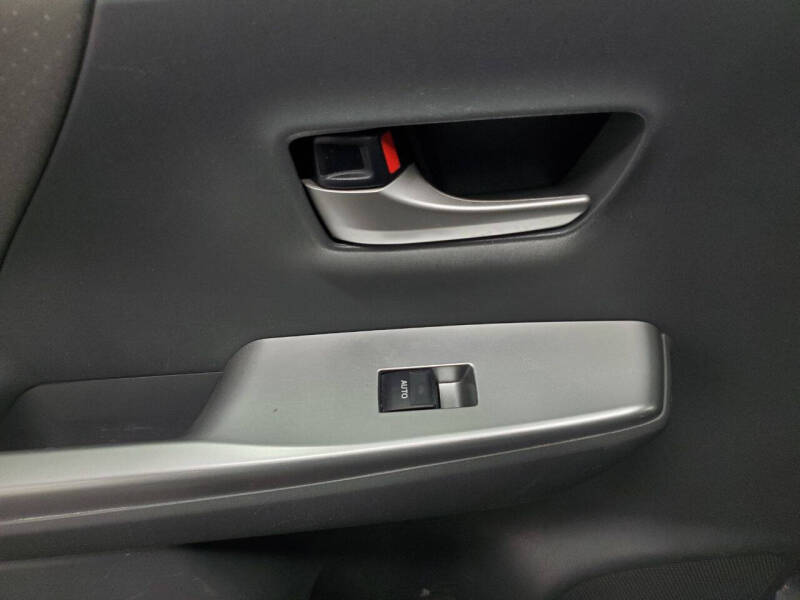 2014 Toyota Prius v Three