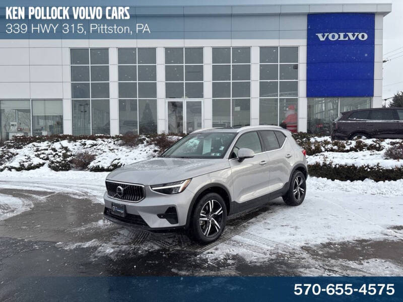 2025 Volvo XC40 B5 Core Bright Theme
