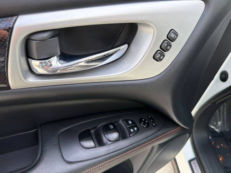 2020 Nissan Pathfinder SL