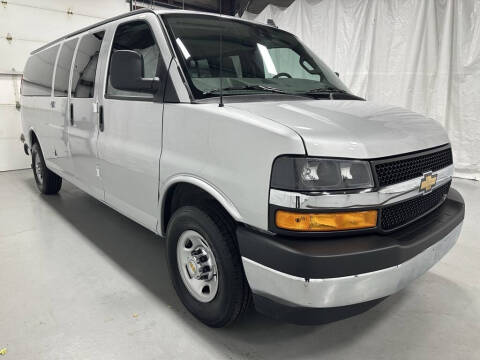 2025 Chevrolet Express LT 3500