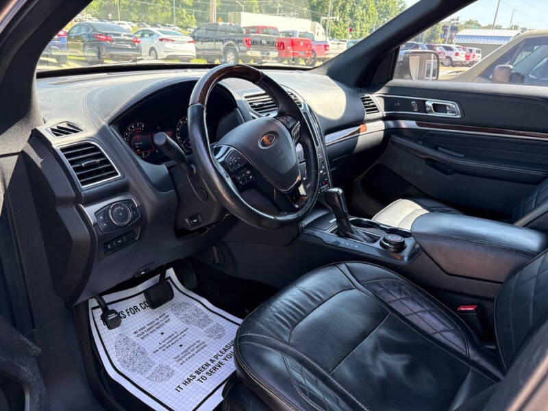 2017 Ford Explorer Platinum