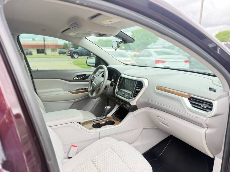 2017 GMC Acadia SLE-1