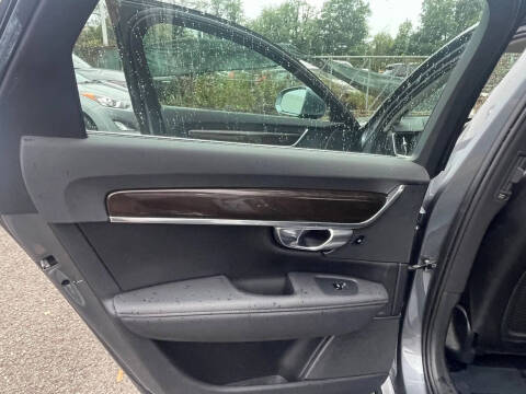 2017 Volvo S90 T5 Momentum