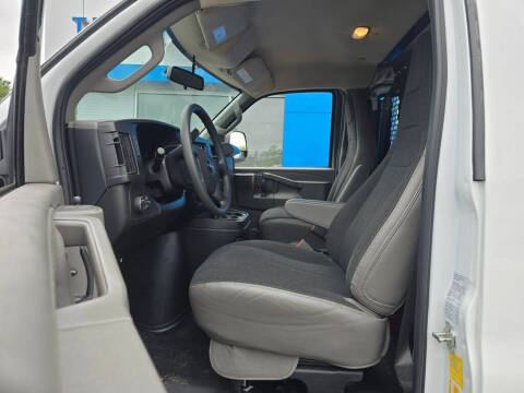 2023 GMC Savana 2500