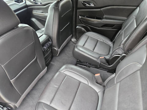 2022 GMC Acadia SLT