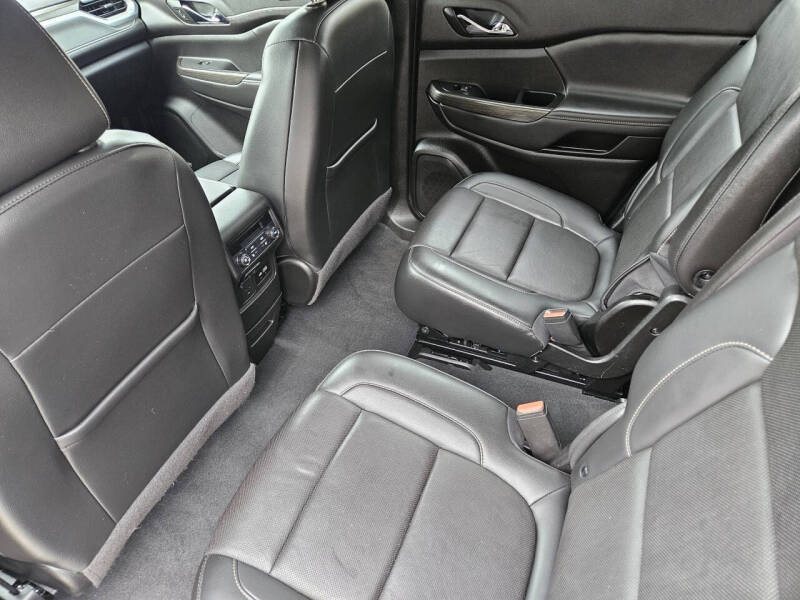 2022 GMC Acadia SLT