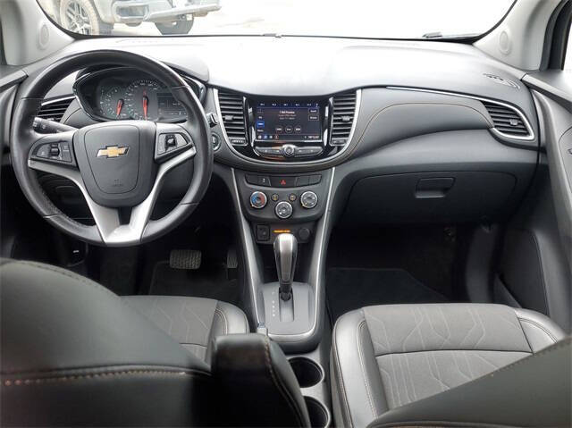 2022 Chevrolet Trax for sale at Bowman Auto Center in Clarkston, MI