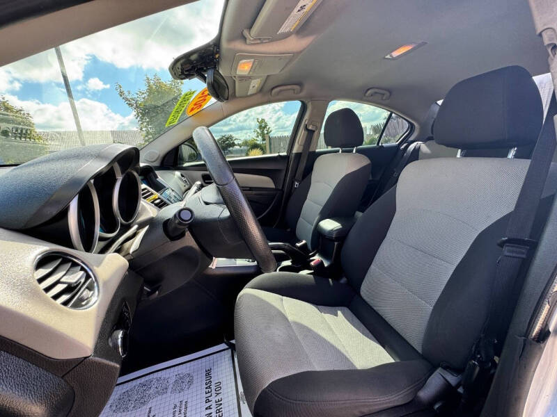 2013 Chevrolet Cruze LS Auto