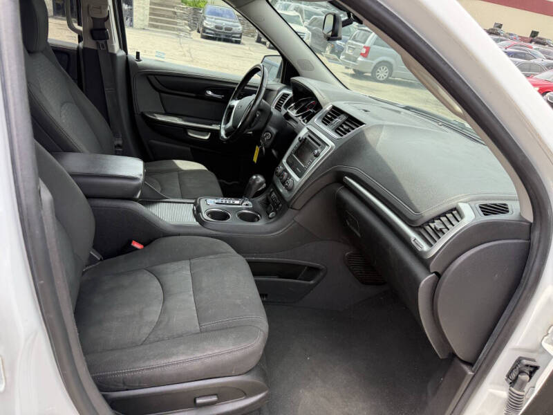 2016 GMC Acadia SLE-2