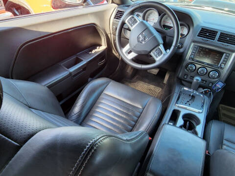 2014 Dodge Challenger R/T Plus