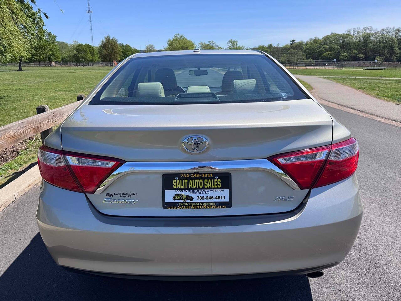 2015 Toyota Camry 34