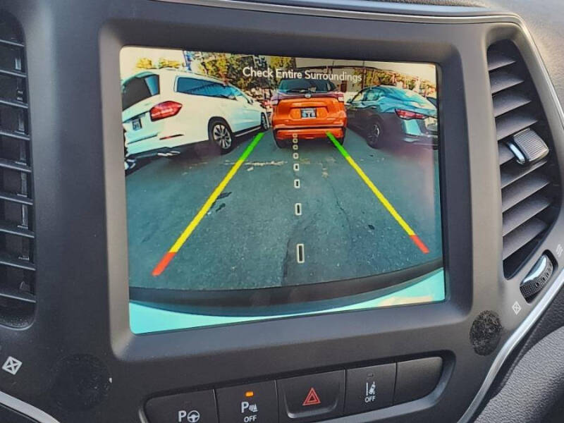 2023 Jeep Cherokee Altitude Lux