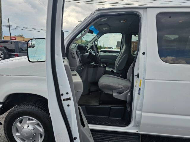 2011 Ford E-Series E-350 SD XLT