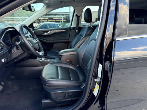 2021 Ford Escape Titanium