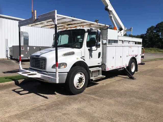 2004 Freightliner M2 106