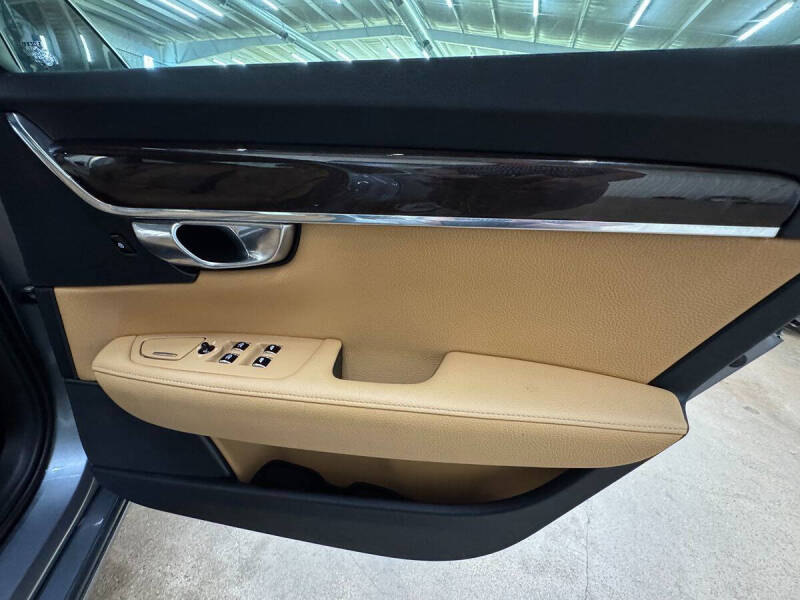 2018 Volvo S90 T5 Momentum