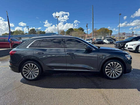 2019 Audi e-tron quattro Prestige