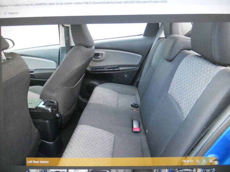 2015 Toyota Yaris 5-Door LE