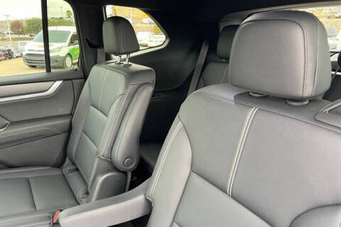 2024 GMC Acadia Elevation