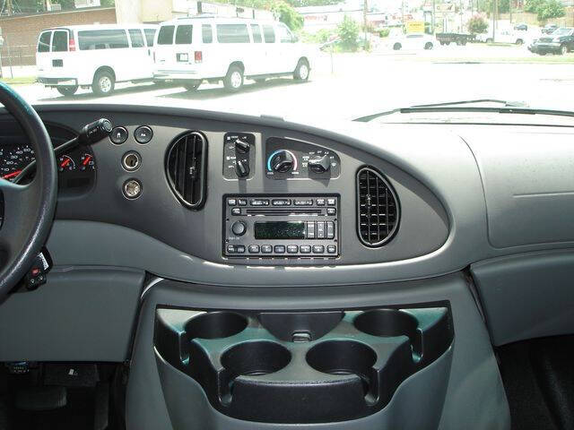 2008 Ford E-Series E-350 SD XLT