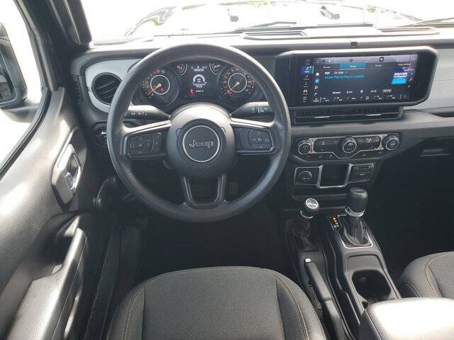 2024 Jeep Gladiator Sport