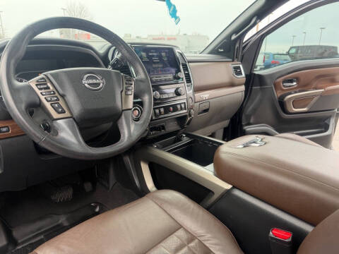 2023 Nissan Titan Platinum Reserve