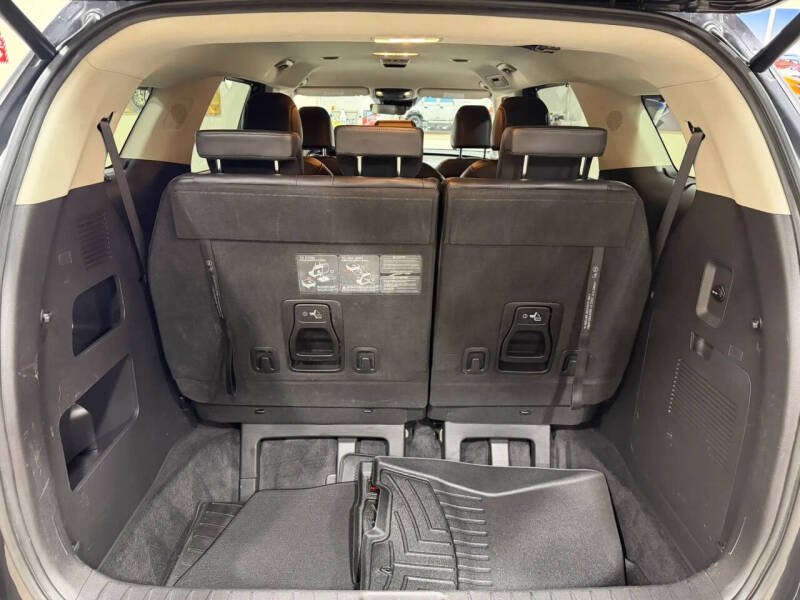 2023 Kia Carnival EX