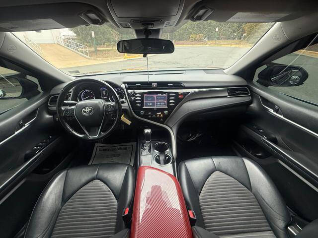 2020 Toyota Camry SE