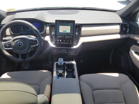 2025 Volvo XC90 B6 Plus Bright Theme 7P