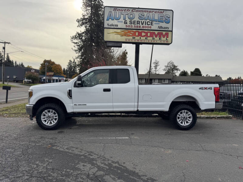 2018 Ford F-350 Super Duty XLT's photo