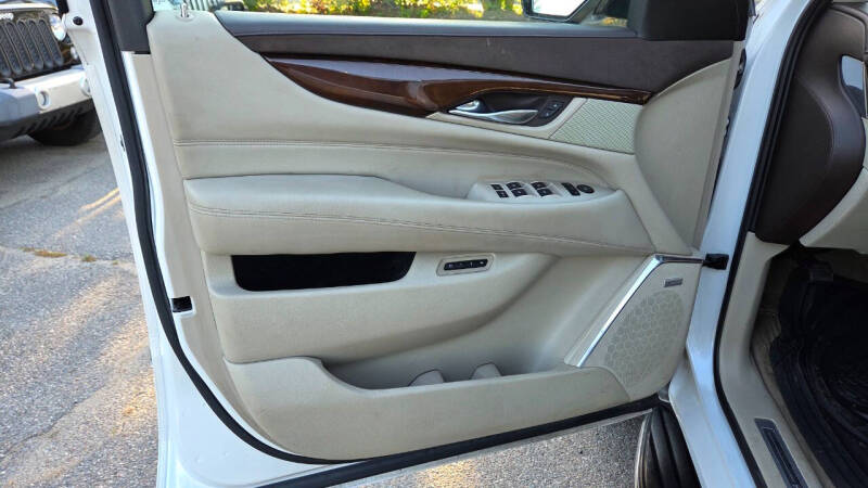 2017 Cadillac Escalade Luxury
