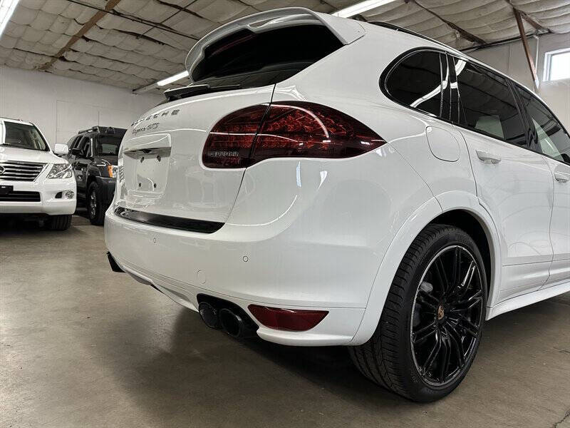 2013 Porsche Cayenne GTS