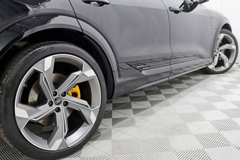 2022 Audi e-tron S quattro Prestige