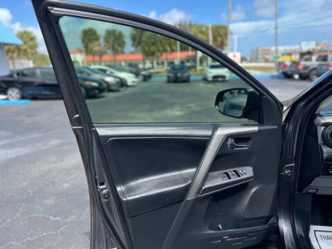 2017 Toyota RAV4 XLE
