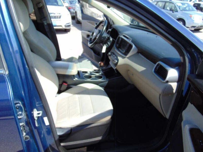 2017 Kia Sorento LX