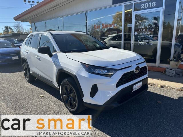 2019 Toyota RAV4 LE's photo