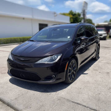 2019 Chrysler Pacifica Limited 35th Anniversary