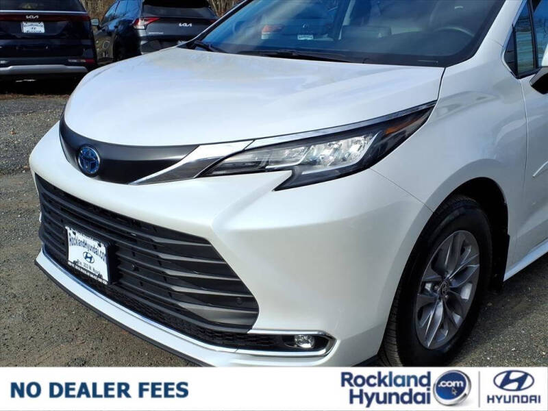 2023 Toyota Sienna XLE 7-Passenger