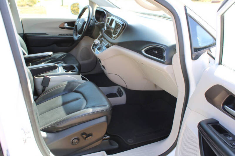 2018 Chrysler Pacifica Touring L Plus