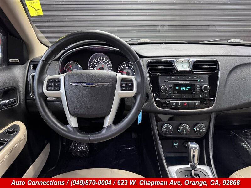 2013 Chrysler 200 Limited