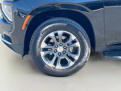 2025 Chevrolet Suburban LT