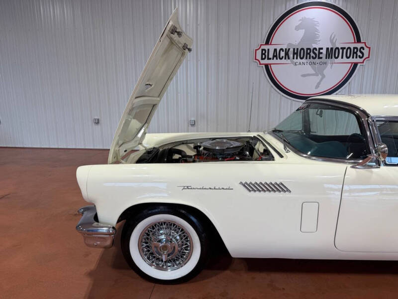 1957 Ford Thunderbird