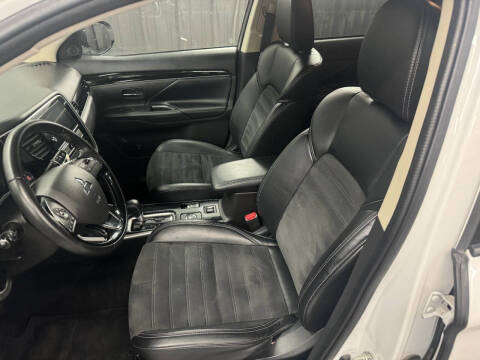 2019 Mitsubishi Outlander SE