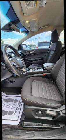 2020 Ford Edge SE