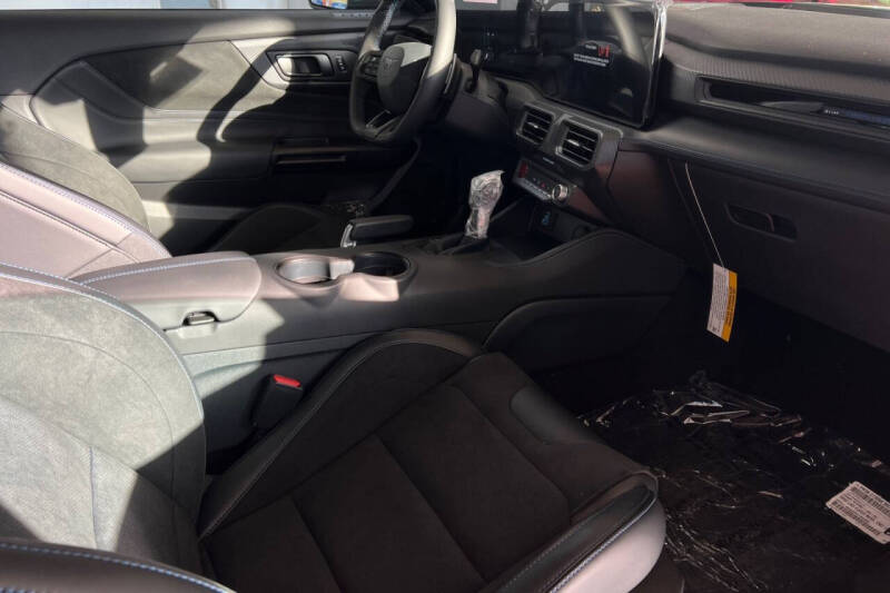 2025 Ford Mustang Dark Horse