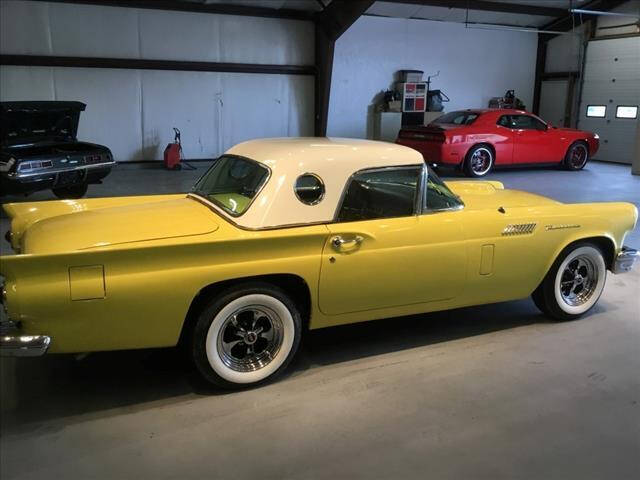 1957 Ford Thunderbird