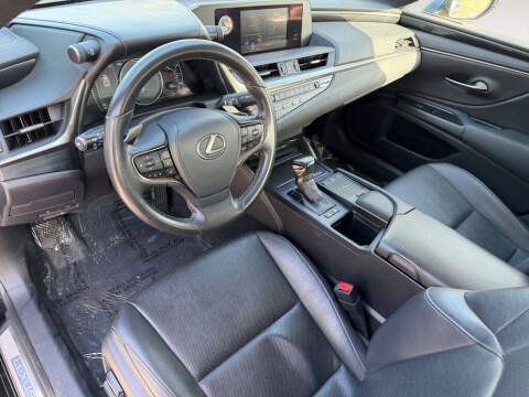 2021 Lexus ES 300h