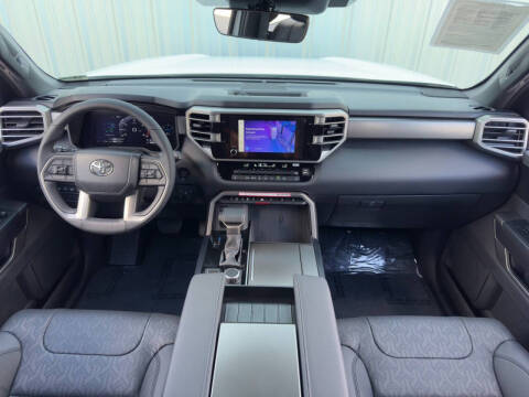 2025 Toyota Sequoia SR5