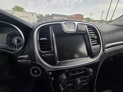 2016 Chrysler 300