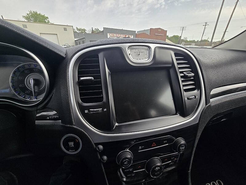 2016 Chrysler 300